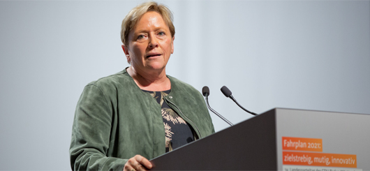 Dr. Susanne Eisenmann Dr. Susanne Eisenmann